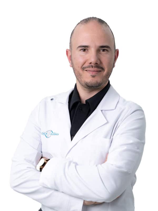 Orthopedic surgeon and traumatologist specializing in shoulder and knee (rotator cuff, ACL, menisci and prosthesis), specializing in arthroscopic surgery, minimally invasive techniques and treatment of complex fractures and injuries.